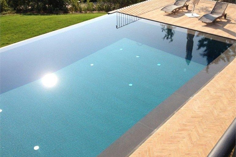 Outdoor Infinity Pool