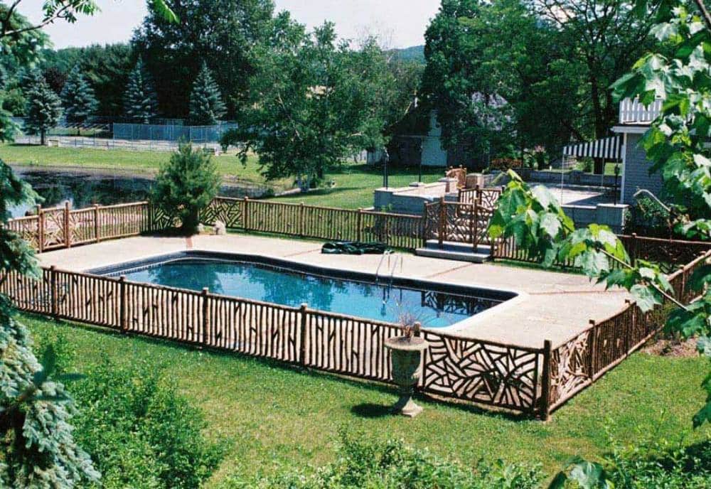 A-rustic-fences-idea-for-a-large-backyard-pool.