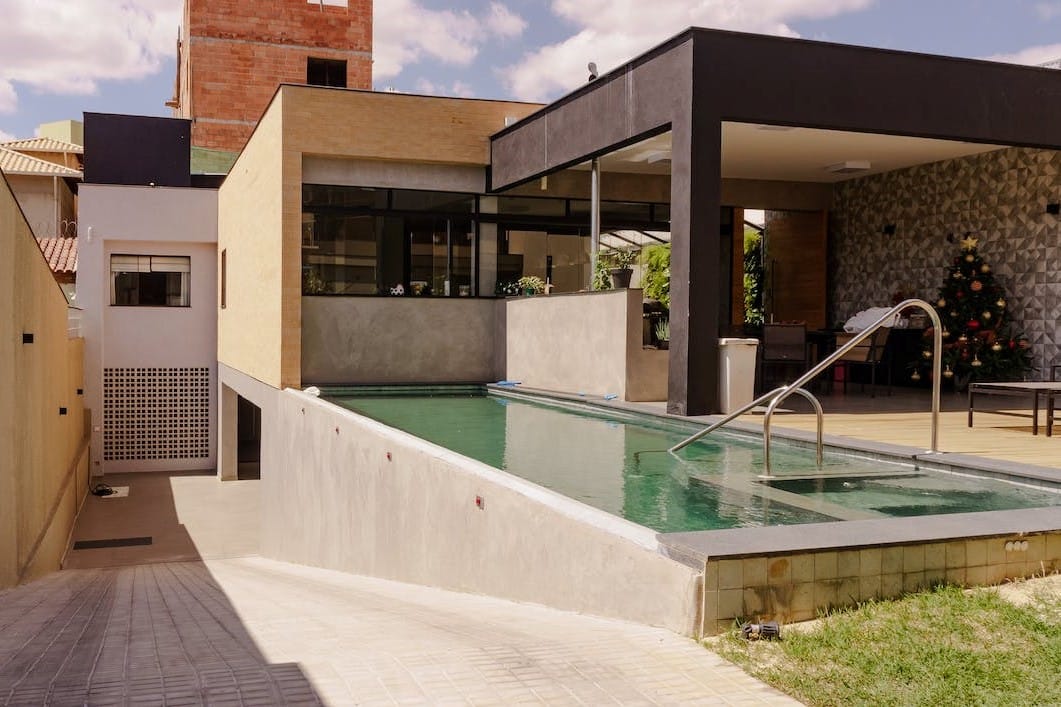 Blue-Pools-and-Spas-concrete-pool-price-Australia
